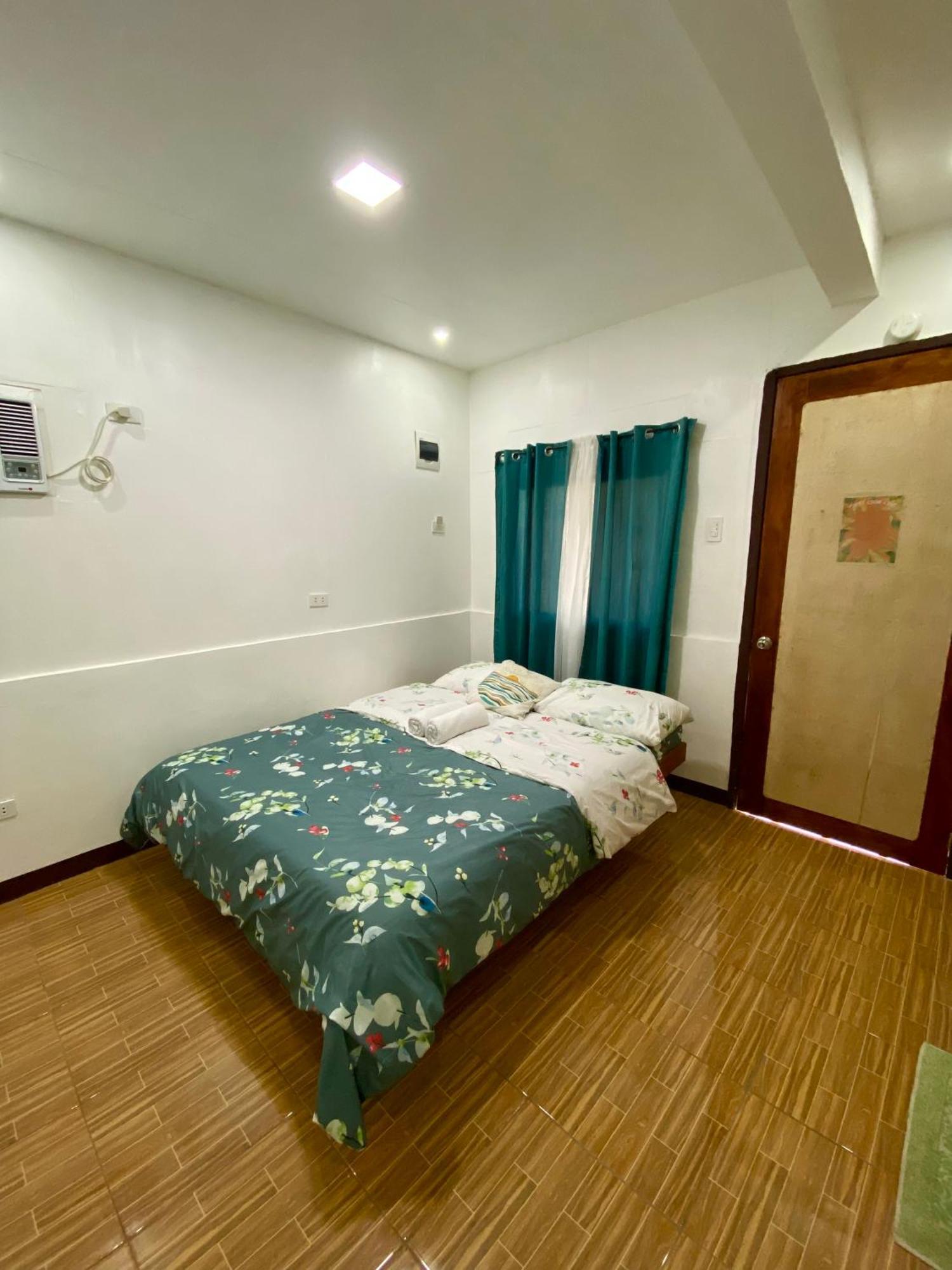 Moalboal Panagsama Beach Topbudz Hostel ภายนอก รูปภาพ